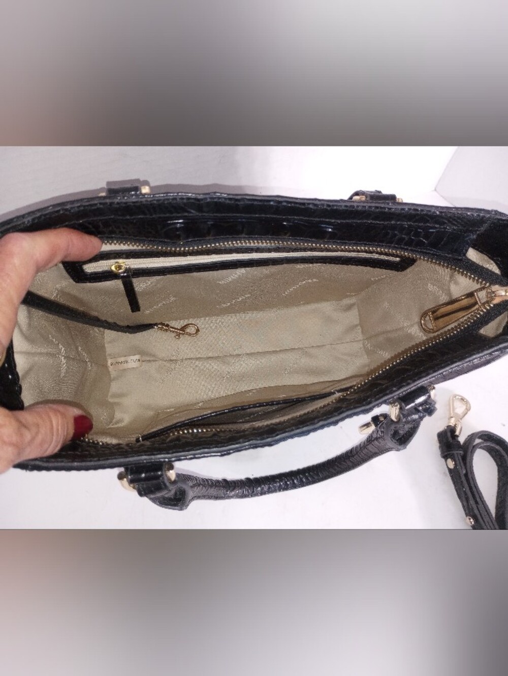 NEW Brahmin Small Ashlee Black Melbourne Croc Embossed Leather Crossbody Satchel - Picture 11 of 14